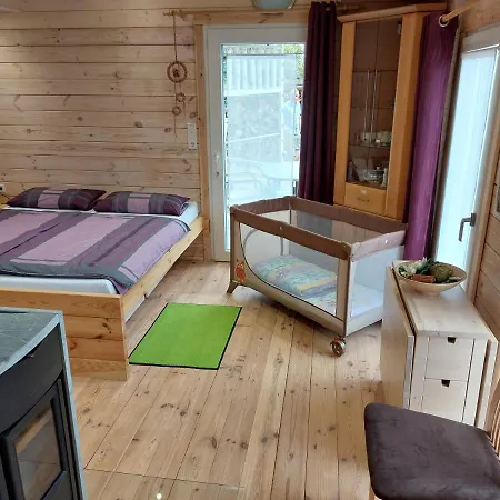 Im Spiel- Und Obstgarten