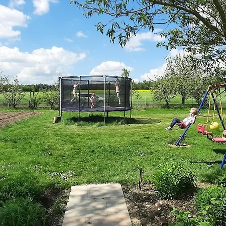 Im Spiel- Und Obstgarten * Keidelheim