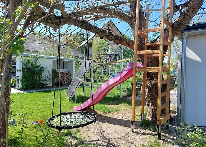 Im Spiel- Und Obstgarten